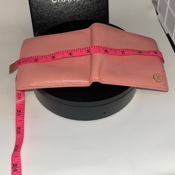 💯 Almost New !!Channel Wallet - Picture 12 of 12